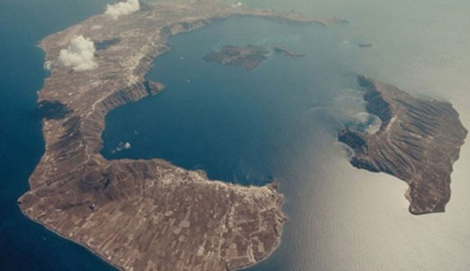 Το απίστευτο βίντεο που παρουσιάζει πως δημιουργήθηκε η Σαντορίνη από 4 ηφαίστεια