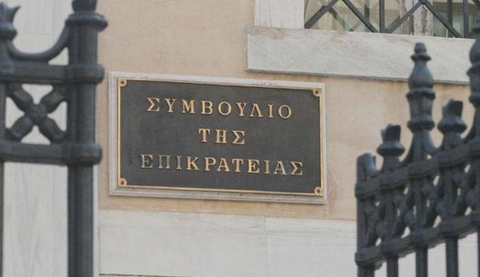 "Παραβιάζει το Σύνταγμα η δέσμευση τραπεζικών λογαριασμών"