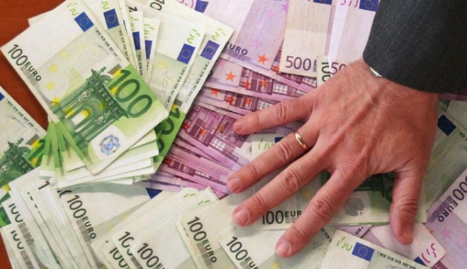 Χρωστάς στην εφορία; Ερχονται κατασχέσεις - εξπρές στους τραπεζικούς λογαριασμούς