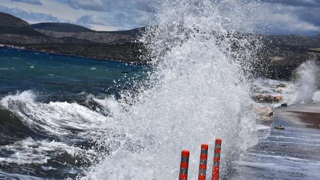 Καιρός σήμερα: Άνεμοι 8 μποφόρ στο Αιγαίο, έως 37 βαθμούς η θερμοκρασία – Αναλυτική πρόγνωση