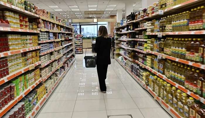 Ποια μαγαζιά θα είναι ανοικτά σήμερα Δευτέρα του Αγίου Πνέυματος