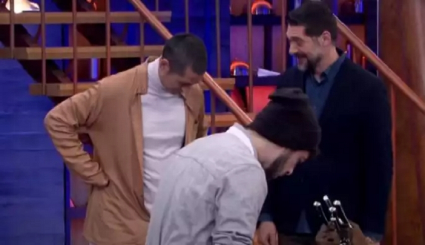 MasterChef: Λύθηκε στα γέλια ο Ιωαννίδης με τη στυλιστική επιλογή του Κοντιζά