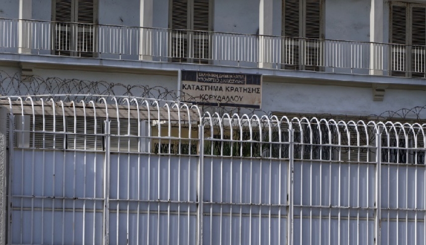 Με χειροβομβίδα και οπλοπολυβόλο στα χέρια πιάστηκαν οι δραπέτες του Κορυδαλλού