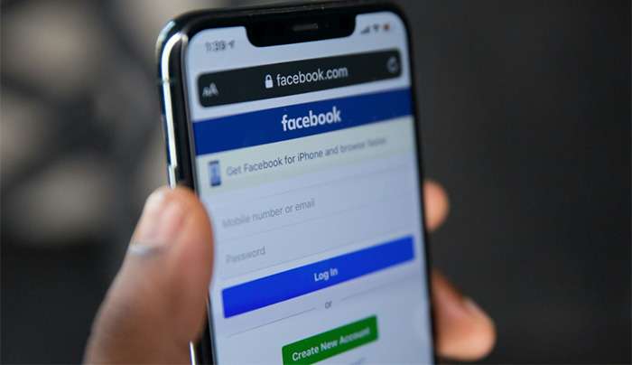 «Έπεσε» το Facebook: Μεγάλα προβλήματα στη σύνδεση