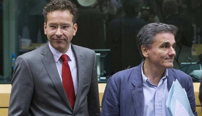 Μέτρα-“νάρκες” στις διαπραγματεύσεις: Μειώσεις συντάξεων, νέοι φόροι