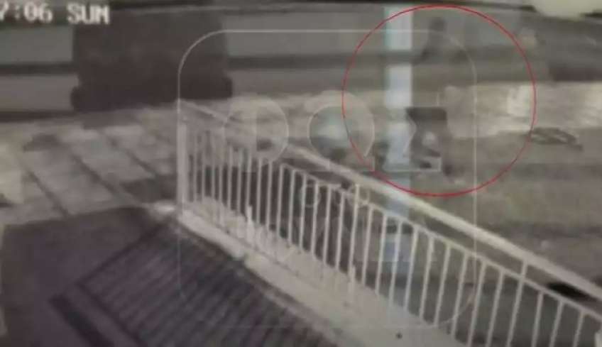 Παλαιό Φάληρο: Νέα αποκαλυπτικά βίντεο του «βιαστή με το τατουάζ» στο φως - Ένα βήμα πριν τον εντοπισμό του οι Αρχές