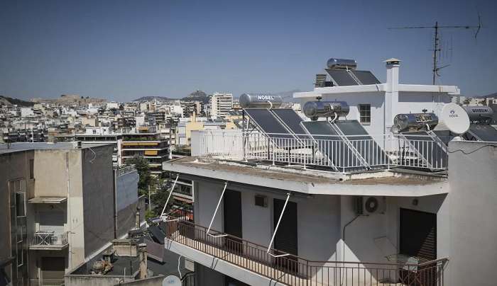 Έρχεται φοροχαράτσι σε κατοικίες και αυτοκίνητα από το 2027