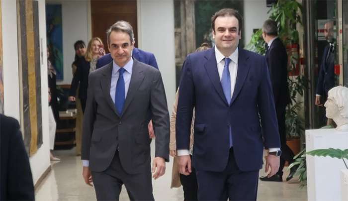 Ο πρωθυπουργός Κυριάκος Μητσοτάκης με τον υπουργό Οικονομικών Κυριάκο Πιερρακάκη στις 17 Μαρτίου 2025  Aris Oikonomou / SOOC
