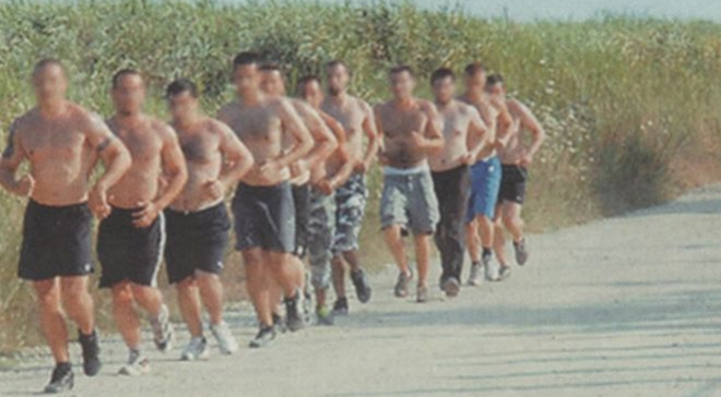 Η Χρυσή Αυγή χωρίς κουκούλες - Εκπαιδευτής των ταγμάτων εφόδων ο Κασιδιάρης