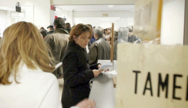 Η Τρόικα πιέζει να αλλάξει η ρύθμιση των 100 δόσεων