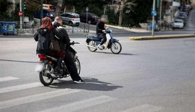 Νέος ΚΟΚ: Βαριές «Καμπάνες» για οδήγηση χωρίς κράνος - Βεβαιώθηκαν πάνω από 2.000 παραβάσεις