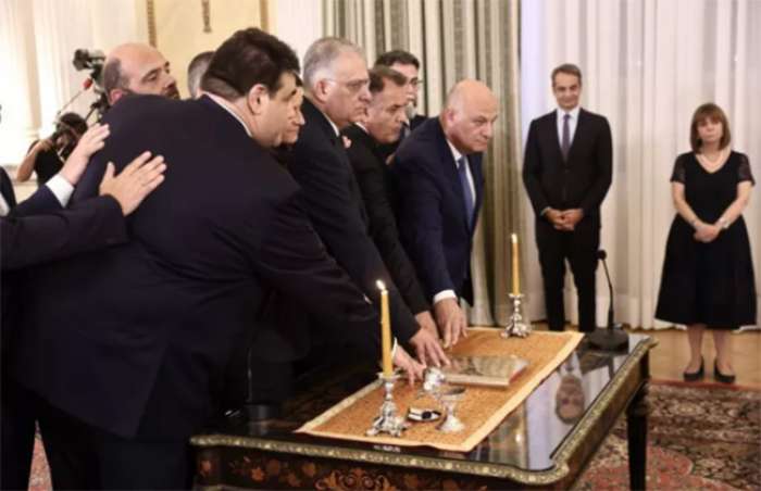 Ορκίστηκαν τα μέλη της νέας κυβέρνησης - Δείτε φωτογραφίες